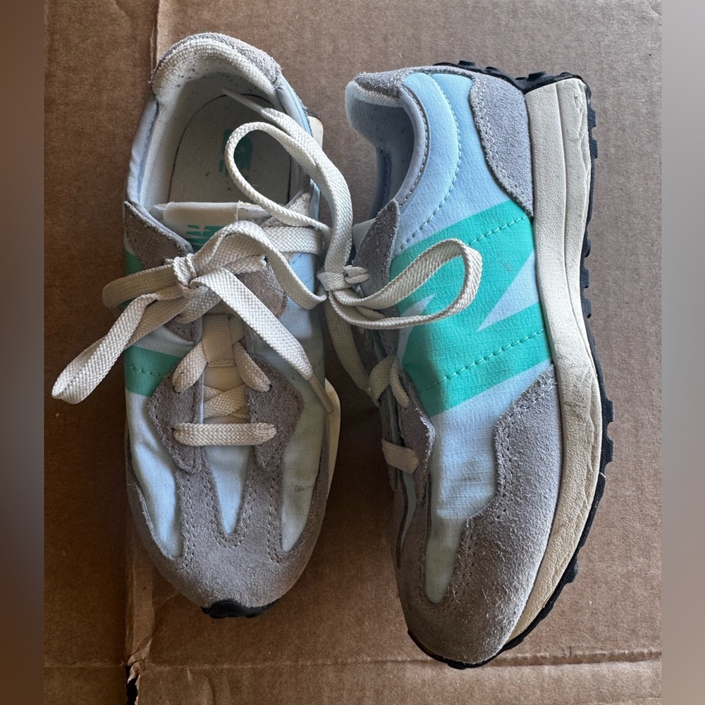 New Balance Kids Sneakers in Teal & Light Gray